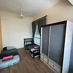 Baojuwu@2 Bedrooms Akademik Suites Austin Height