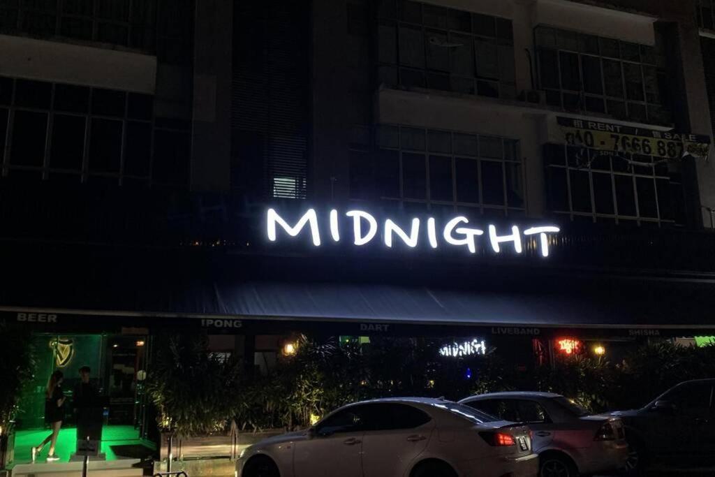 Baojuwu@2 Bedrooms Akademik Austin Height *